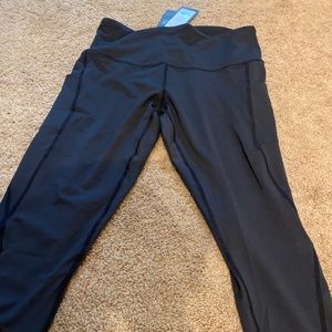 Zoana womens black capri athletic leggings with phone pocket Sz large NEW